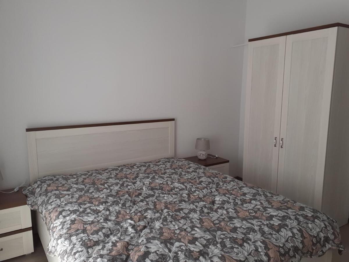 Sara Apartman Livezeni  Exterior photo