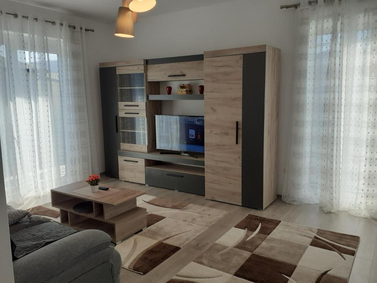 Sara Apartman Livezeni  Exterior photo
