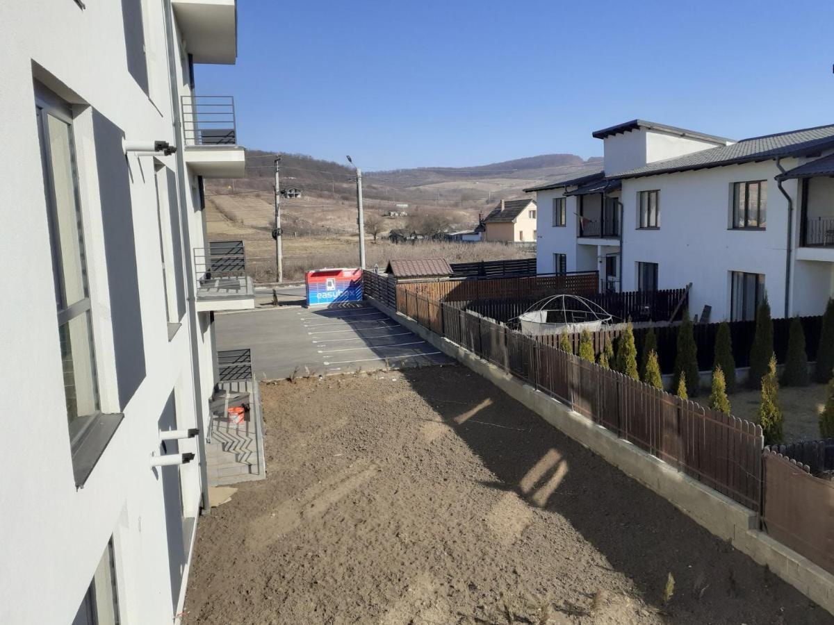 Sara Apartman Livezeni  Exterior photo