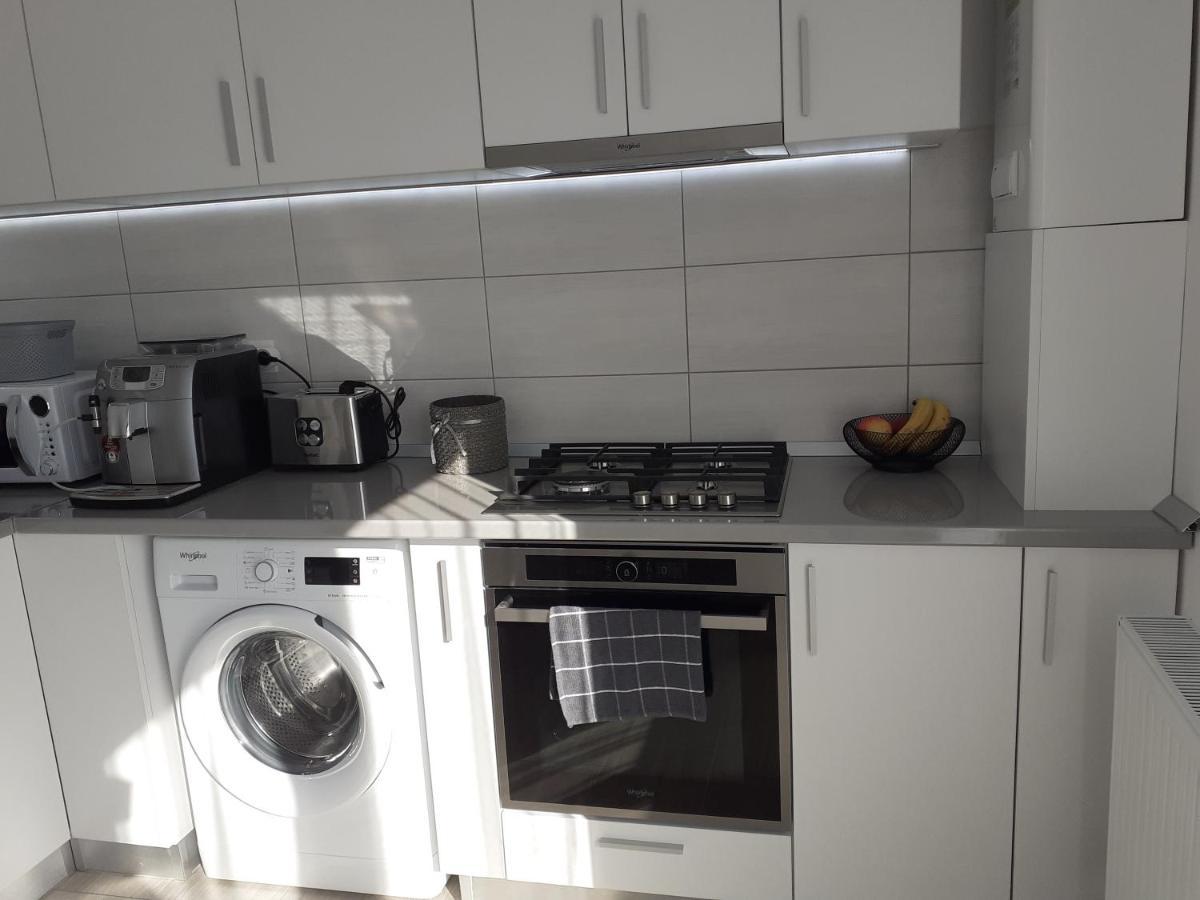 Sara Apartman Livezeni  Exterior photo
